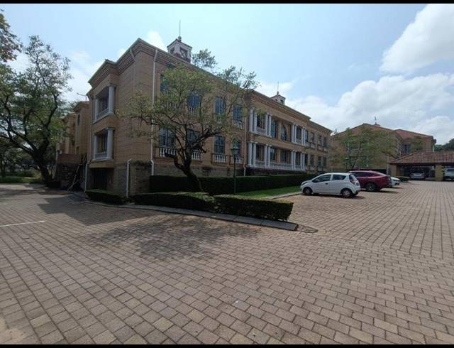 BUSINESS PROPERTY TO RENT IN EPSOM DOWNS